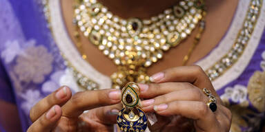 Inder horten 20.000 Tonnen Gold