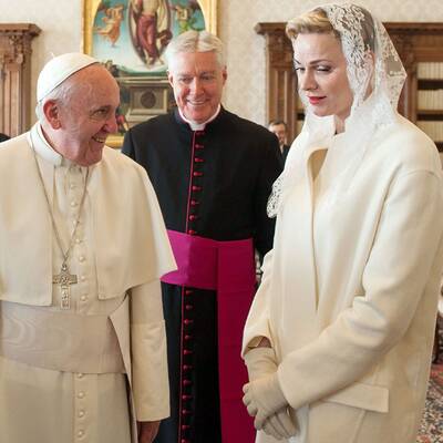 Charlène trifft den Papst