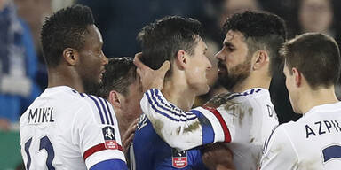 Diego Costa beißt Gegner in den Hals