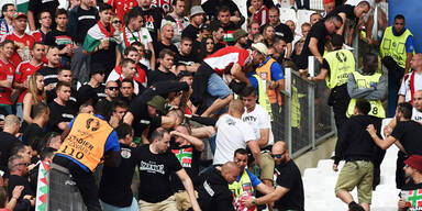 Ungarn-Fans randalieren im Stadion