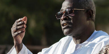 Gambia: Wahlsieger Barrow als neuer Präsident vereidigt