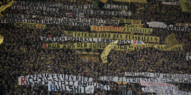 "Bullen schlachten": BVB-Fans empören mit Plakaten