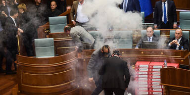 Tränengas: Kosovo ratifiziert Abkommen