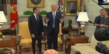 20180425_66_200997_President_Trump_Greets_Macron_to_the_Oval_Office_-_Dandruff_April_24__2018.jpg