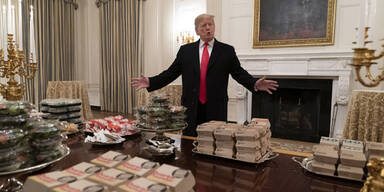 Trump serviert seinen Gästen Fast Food