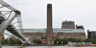 Tate Modern Bub aus 10. Stock geworfen