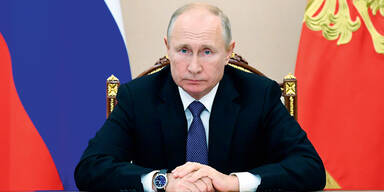 Putin dementiert Rücktritt : "Habe kein Parkinson"