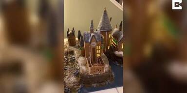 20201225_66_506441_y2matecom_-_Baker_Creates_Hogwarts_Made_From_Gingerbread_1080p.jpg