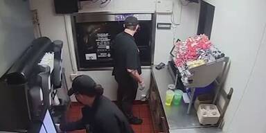 20210130_66_515465_Taco_Bell_drive_through_man_handle_1.jpg