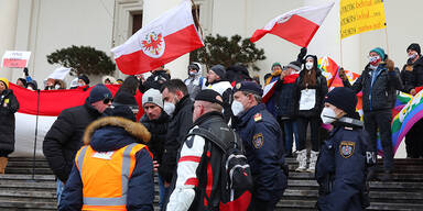 "Mutantos aus Tirol" demonstrieren in Wien