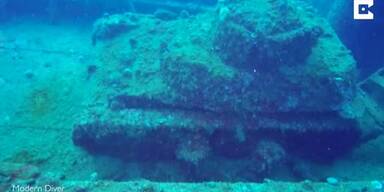 20210319_66_529834_y2matecom_-_Diver_Captures_Sunken_Japanese_WW2_Tanks_In_Micronesia_1080p.jpg