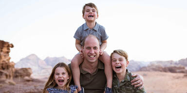 Royals grüßen zum Vatertag mit Foto von William und Kindern