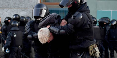 Mehr als 700 Festnahmen bei Protesten in Russland