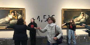 Klima-Aktivisten kleben sich an Goya-Gemälden fest