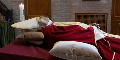 Papst Benedikt Leiche