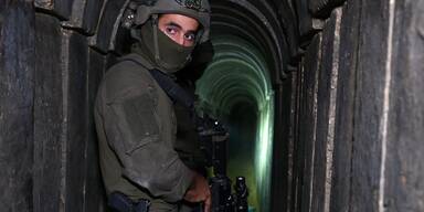 Israelische Soldaten im Hamas-Tunnelsystem im Gazastreifen
