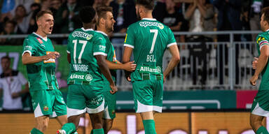 3:1 – Rapidler schießen sich in Hälfte 2 ins Achtelfinale