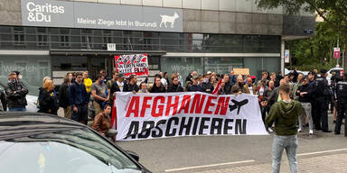 Rechtsextremen-Demo vor Asylzentrum in Wien