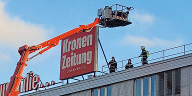 Brand bei "Krone"-Hochhaus: Feuerwehr-Einsatz