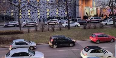 Schüsse abgefeuert: Polizeieinsatz im Donauzentrum