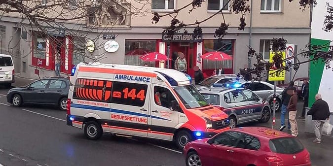 Verfolgungsjagd: Lenker crasht in Wien in Fußgänger
