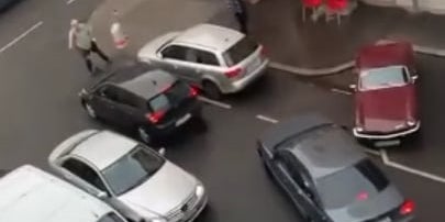Verfolgungsjagd: Lenker crasht in Wien in Fußgänger