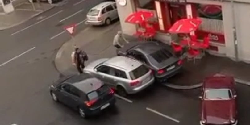 Verfolgungsjagd: Lenker crasht in Wien in Fußgänger