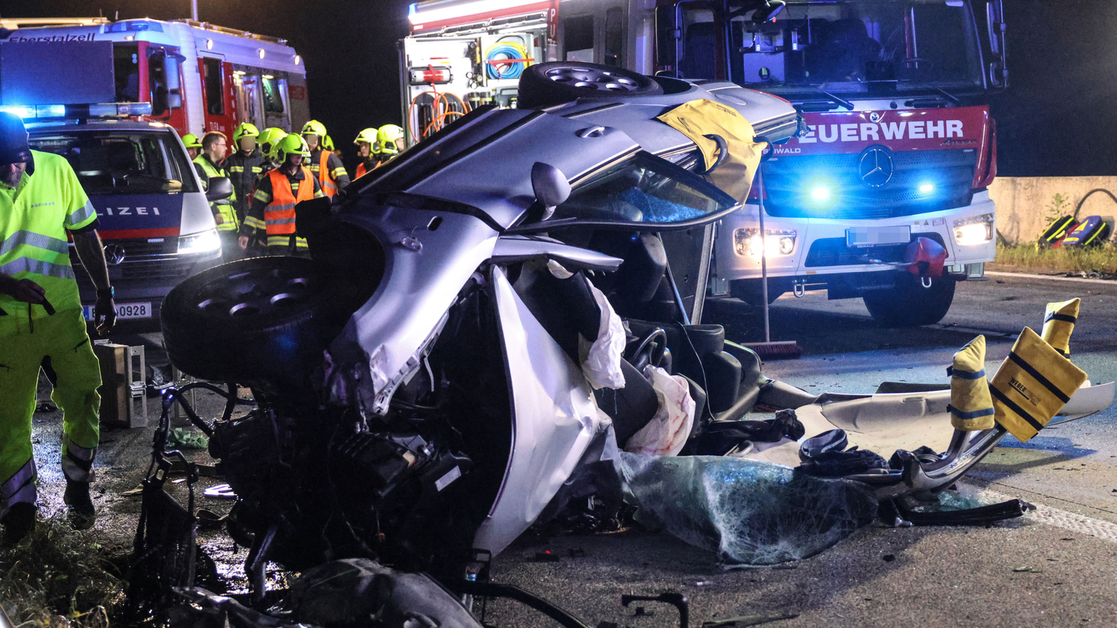 Horror crash with wrong-way driver: 19-year-old dies