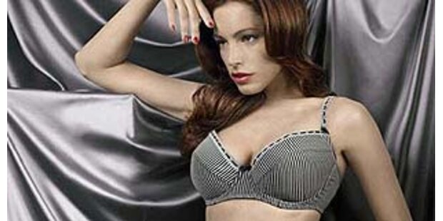 Kelly Brook in sexy Lingerie