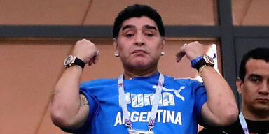 So spottet Netz über Skandal-Maradona