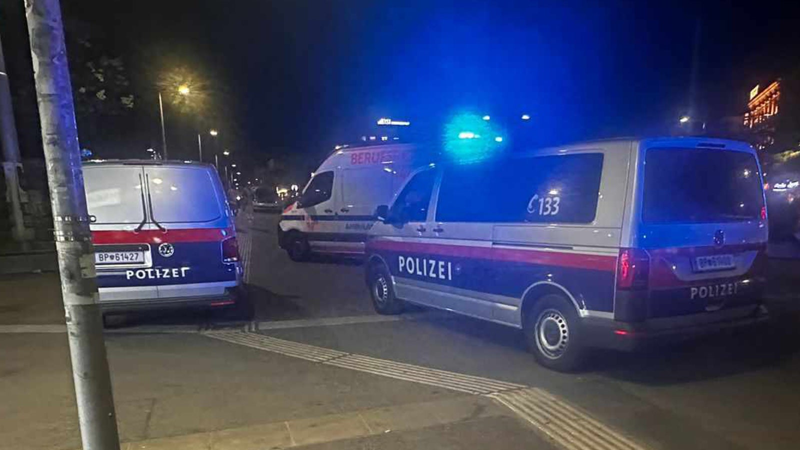 Blutiger Angriff am Reumannplatz Vater und Sohn vor Gericht oe24.at