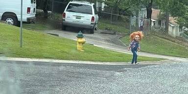 5-jähriger Junge mit Chucky Kostüm