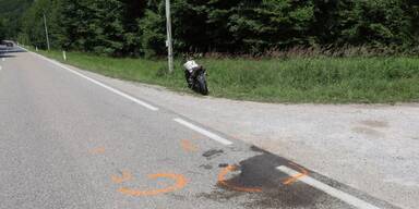 Motorradlenker (25) stirbt bei Unfall am Attersee