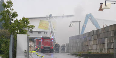 Feuer auf Firmen-Gelände in Wien