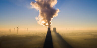 Sonnenaufgang am Kohlekraftwerk Mehrum