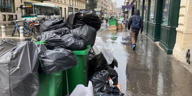 Müllberge in den Straßen von Paris