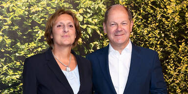 Olaf Scholz und Frau Britta Ernst