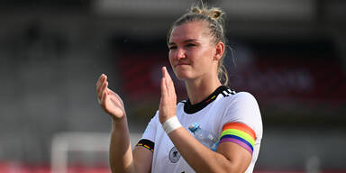 DFB-Frauen: Regenbogenbinde bei Testspielen