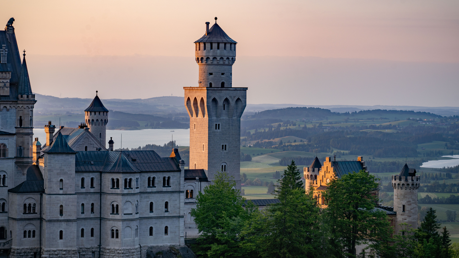 21-jährige Touristin Stirbt Nach Angriff Bei Schloss Neuschwanstein ...