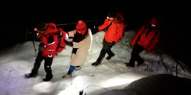 Touristinnen in Halbschuhen von Berg gerettet