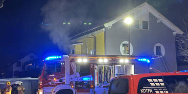 Familie aus brennendem Haus gerettet