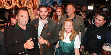 Arnold und Christopher Schwarzenegger, Heather Milligan, Ralf Möller und Andreas Gabalier