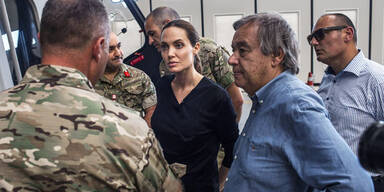 Jolie traf überlebende Flüchtlinge