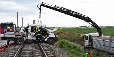 Neue Details zum tödlichen Zug-Crash mit Klein-Lkw