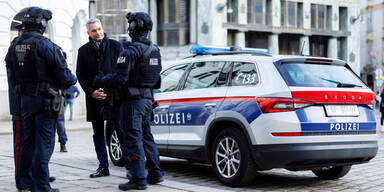 Nehammer besuchte Einsatzkräfte in der Wiener Innenstadt