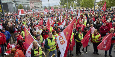 Erste Mega-Demo gegen Preisexplosion