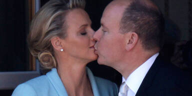 Fürst Albert und Charlene Hochzeit: Der Kuss