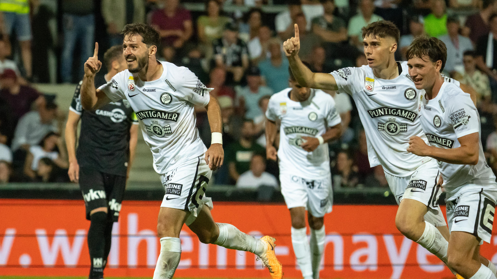 Sturm Graz Takes the Lead in Bundesliga Table with 2-1 Win Against Altach