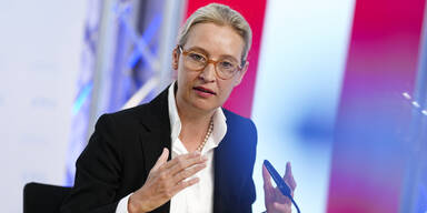 Alice Weidel bei einer gemeinsamen PK mit der FPÖ