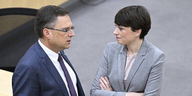 ÖVP-Klubchef August Wöginger und die Grüne-Klubchefin Sigrid Maurer